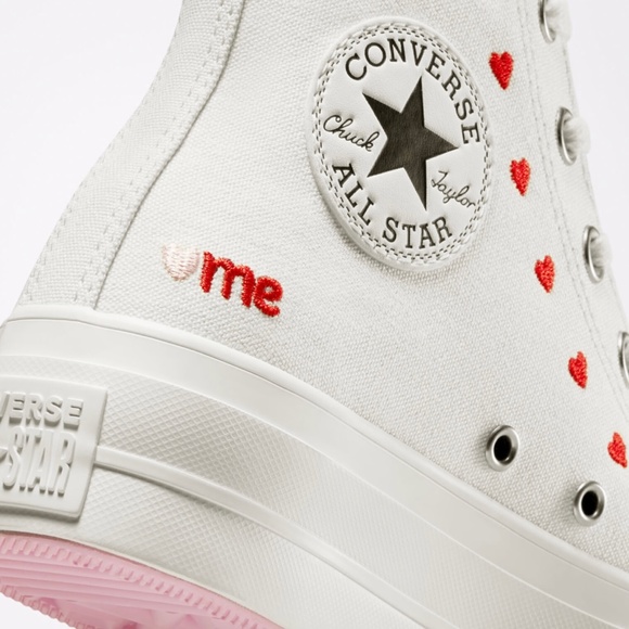 Converse Chuck Taylor All Star Platform High Embroidered Hearts Red White size 6 - Picture 5 of 9
